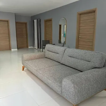 Amadeo Apartment *